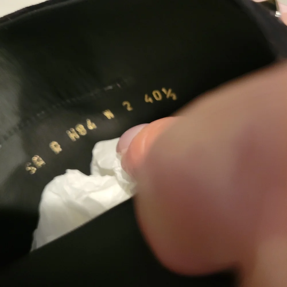 Authentic Valentino Garavani All-over Rockstud suede pointy booties - Picture 7 of 9